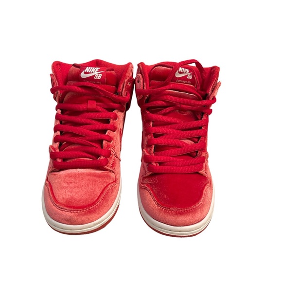 Nike SB Dunk High Premium 'Red Velvet' - Picture 2 of 7